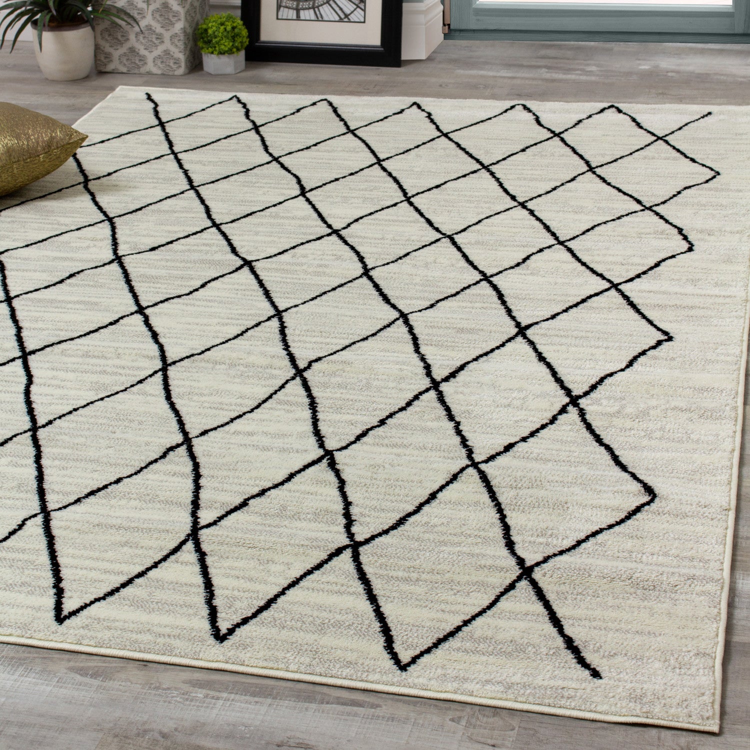 Meridian 5'3" X 7'7" Pen-drawn Trellis Lines Rug - Cream Area Rug