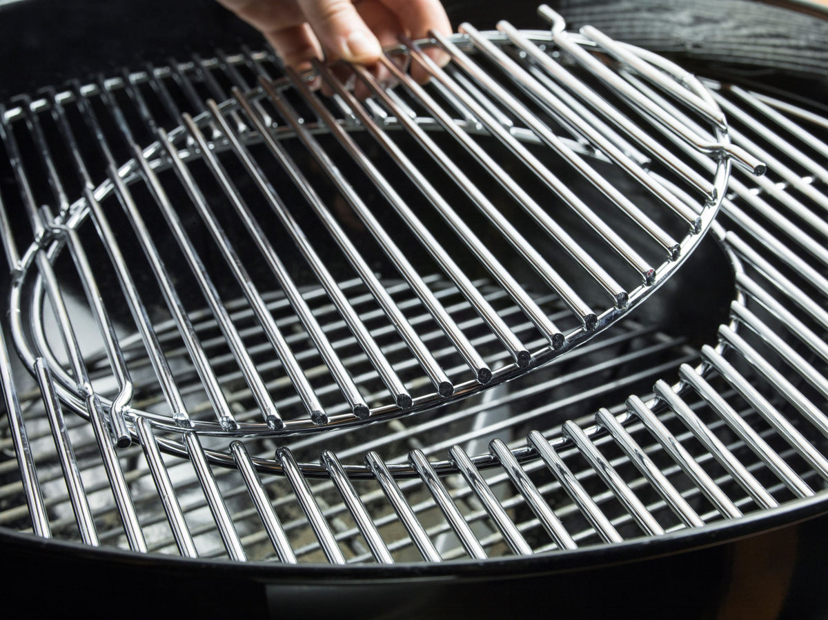 Weber 22" Master Touch Charcoal Grill - 14501001