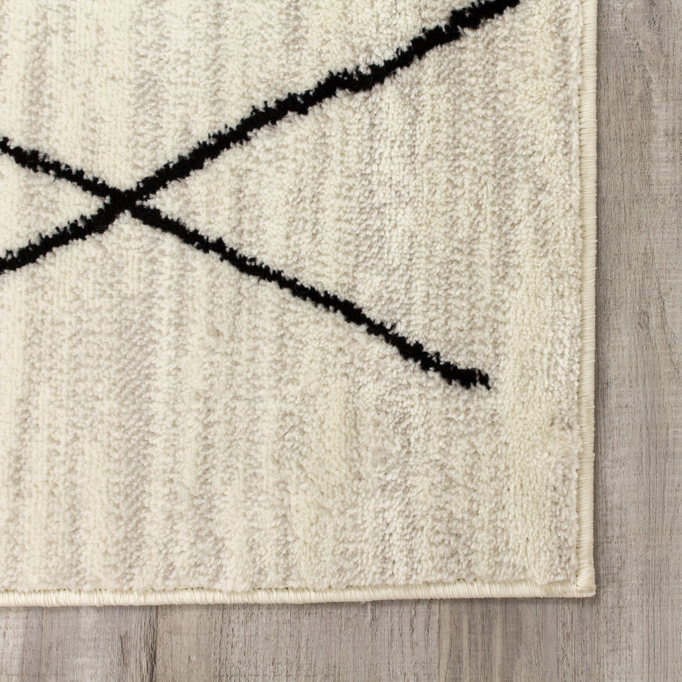 Meridian 5'3" X 7'7" Pen-drawn Trellis Lines Rug - Cream Area Rug