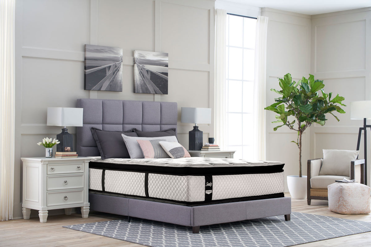 Sealy Illuminating Plush Queen Mattress and Boxspring Set