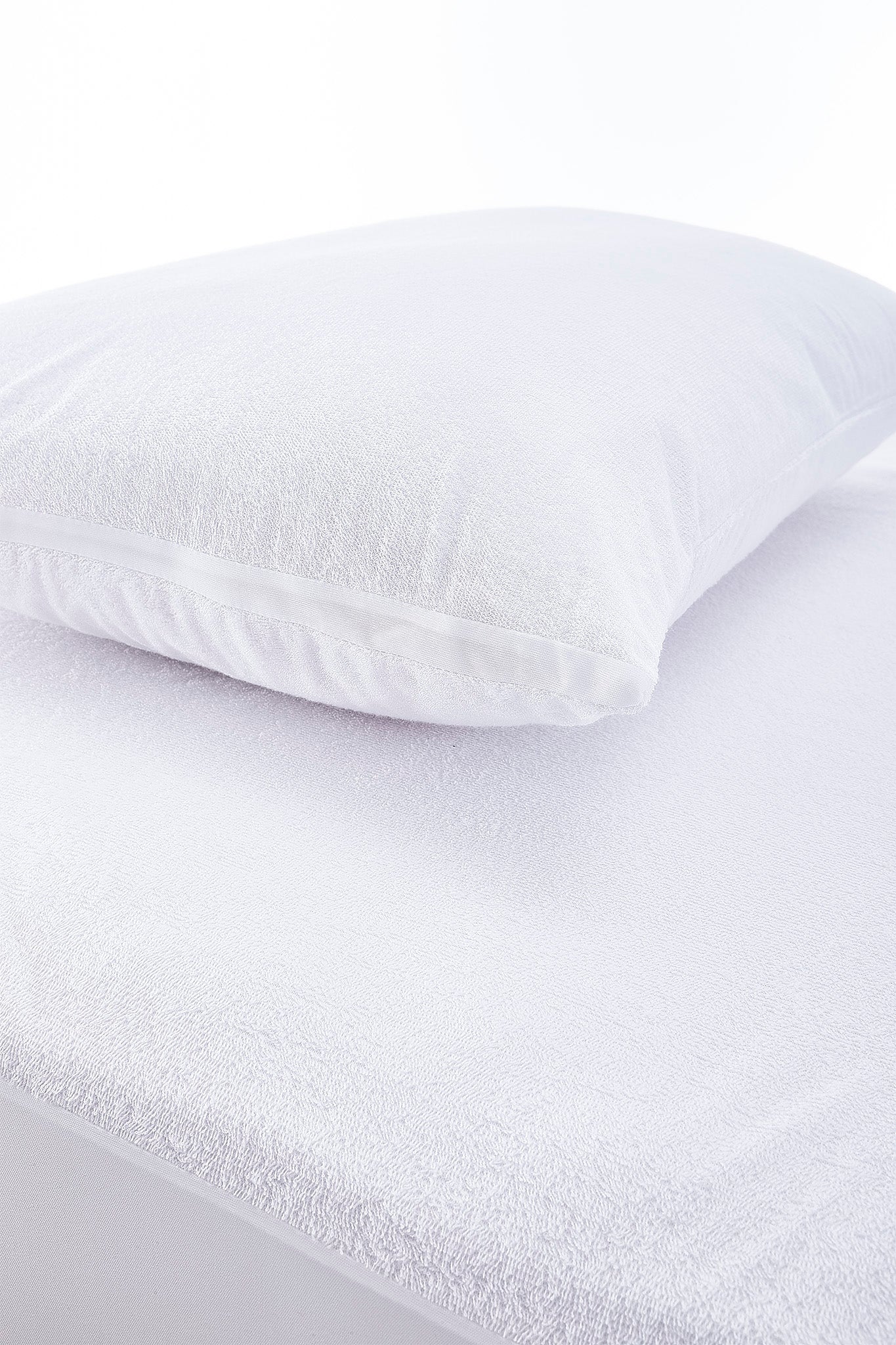 Kid's Healthy Bed 3-Piece Twin Pillow, Mattress and Pillow Protector Set