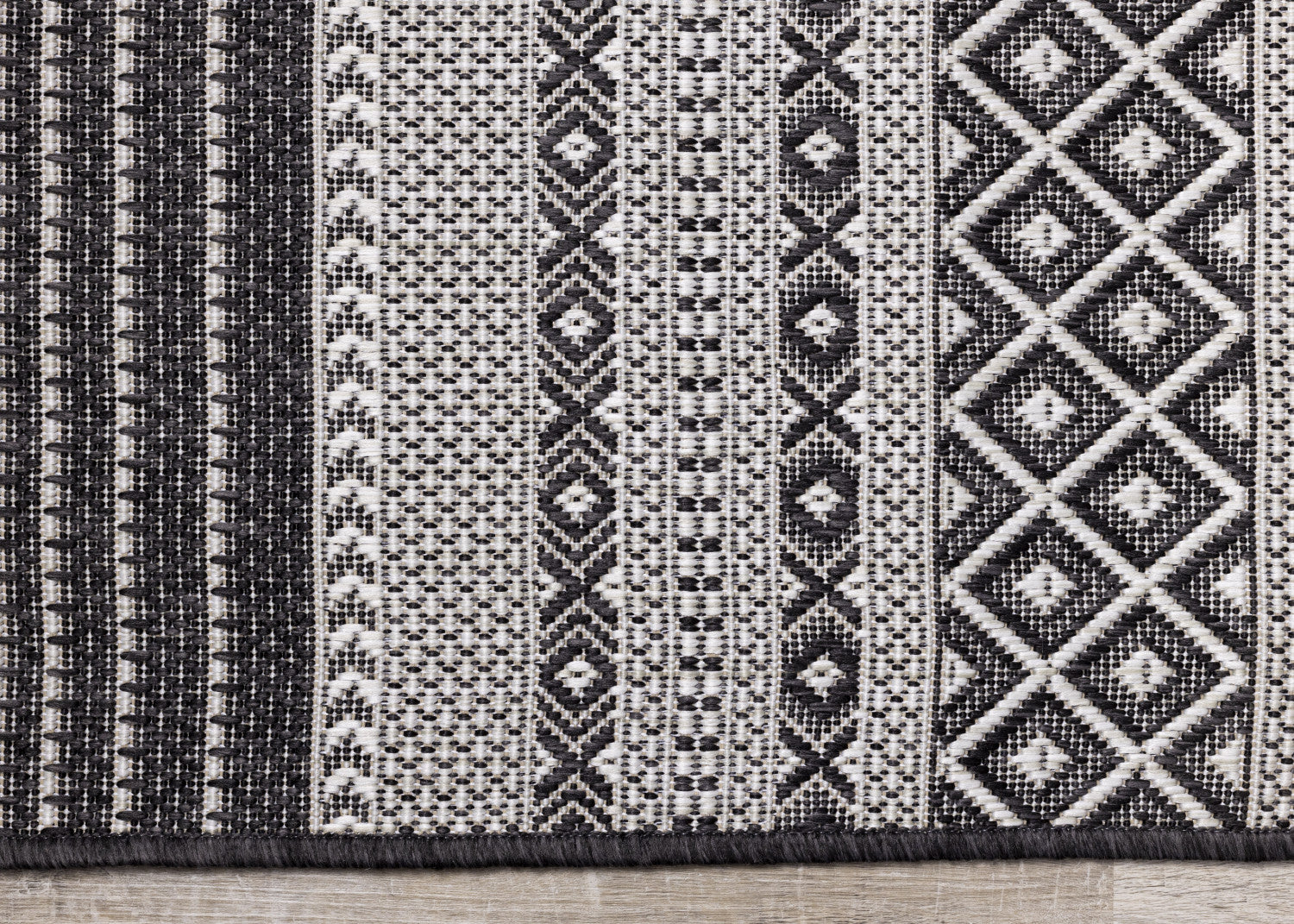 Jango Indoor/Outdoor Tribal Area Rug - 8' X 11' - Grey/Black