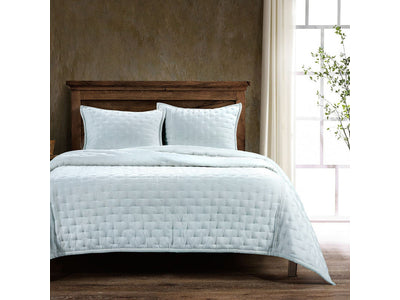 Sierpnia Silk Look Velvet Queen Quilt - Icy Blue