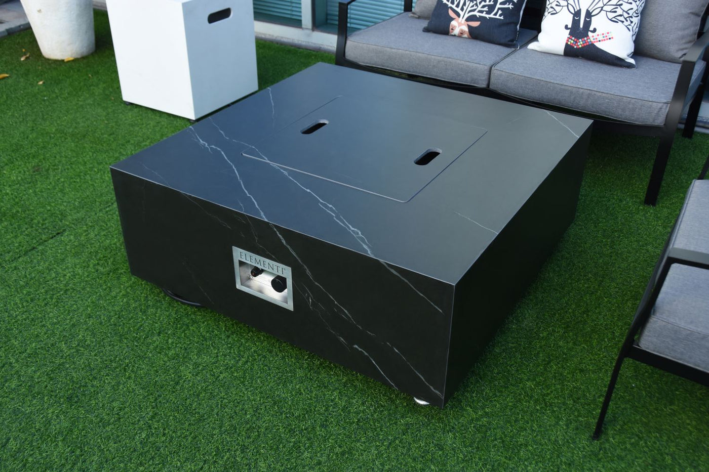 Eyjafja Marble Porcelain Fire Pit (Elementi) - Black / Propane