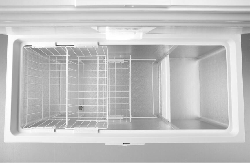 Whirlpool White Manual Defrost Chest Freezer (16 Cu.Ft) - WZC5216LW