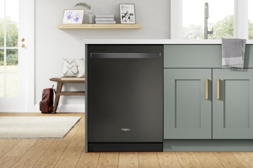 Whirlpool Fingerprint Resistant Black Stainless Dishwasher with 3rd Rack (47 dBA) - WDT970SAKV