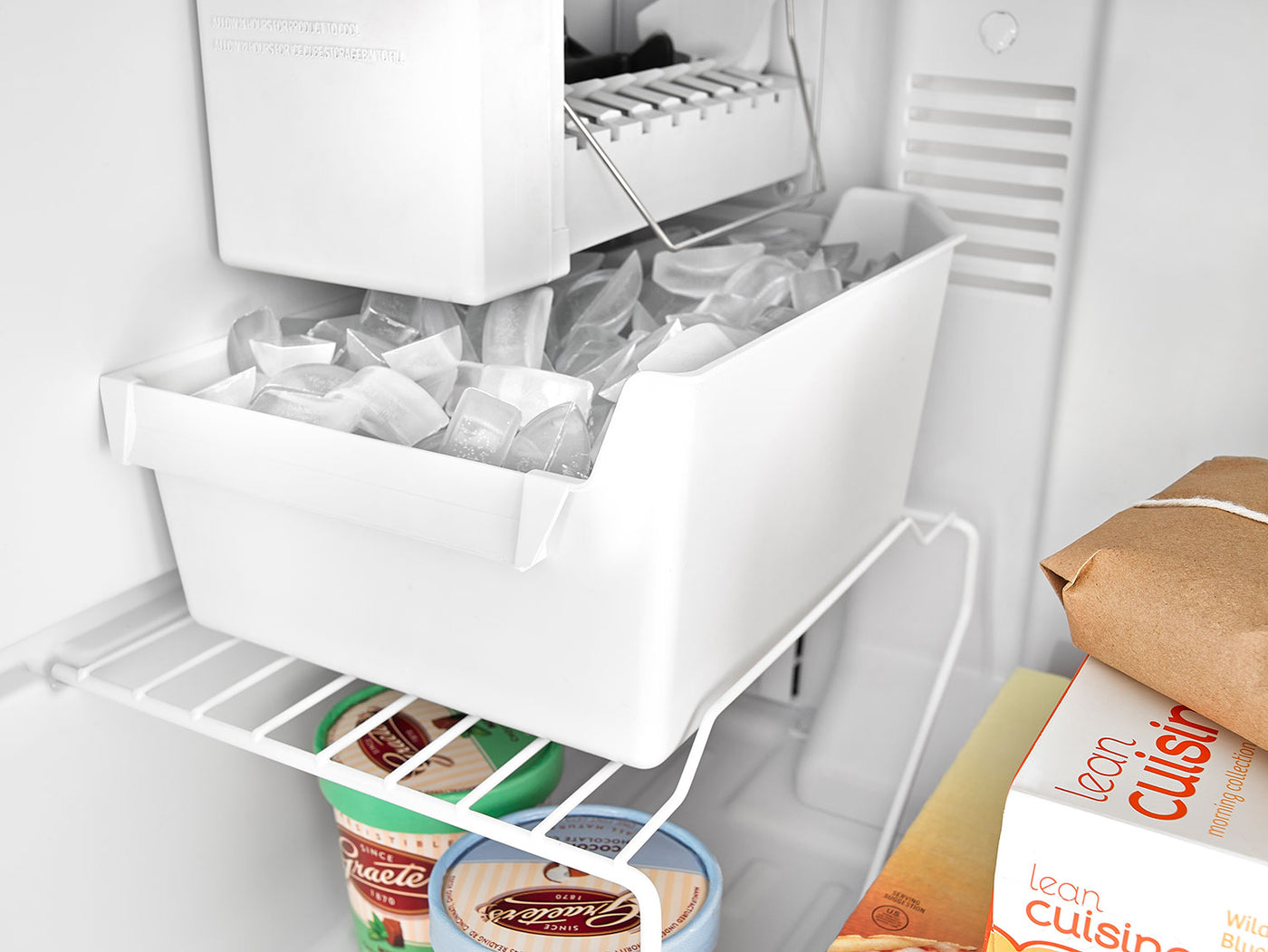 Amana White Top-Freezer Refrigerator (18.15 Cu. Ft.) - ART318FFDW