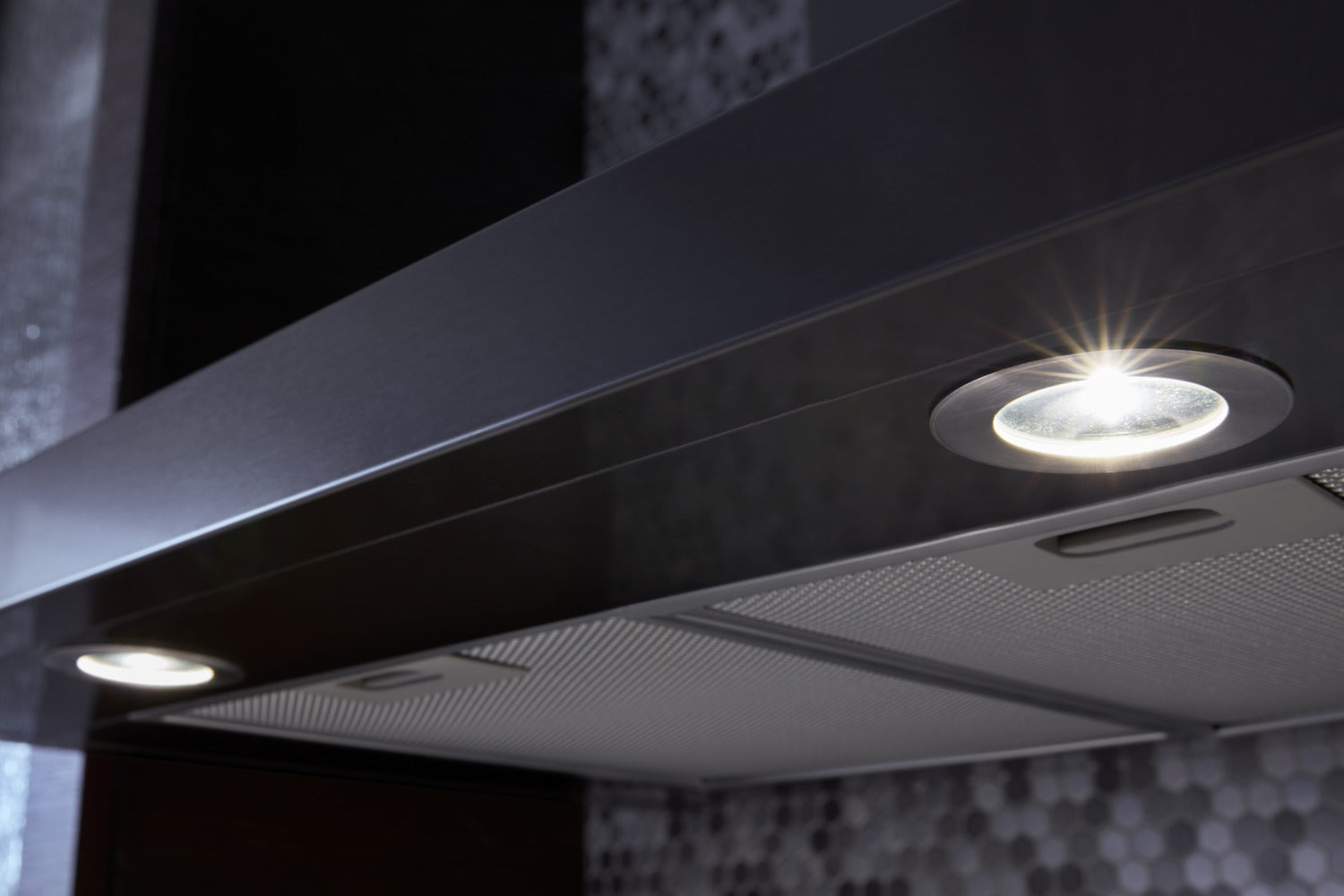 Whirlpool Black Stainless Steel 30" 400 CFM Canopy Wall-Mount Range Hood - WVW53UC0HV