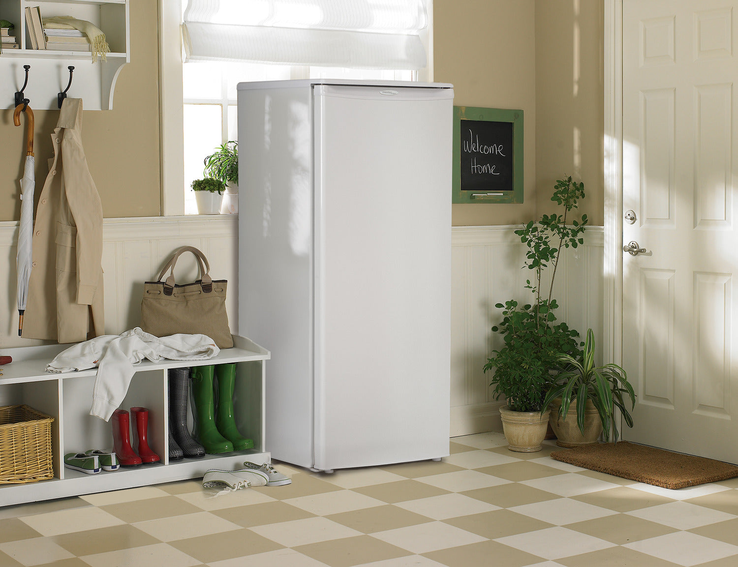 Danby White All-Refrigerator (11 Cu. Ft.) - DAR110A1WDD | Leon's