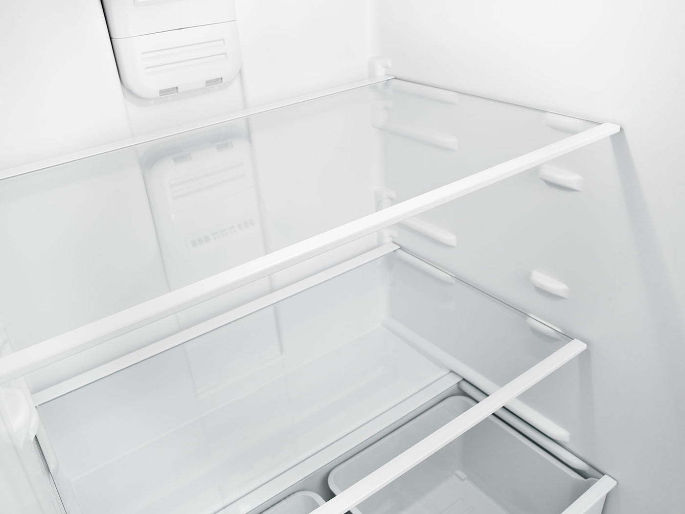 Amana White Top-Freezer Refrigerator (18.15 Cu. Ft.) - ART318FFDW