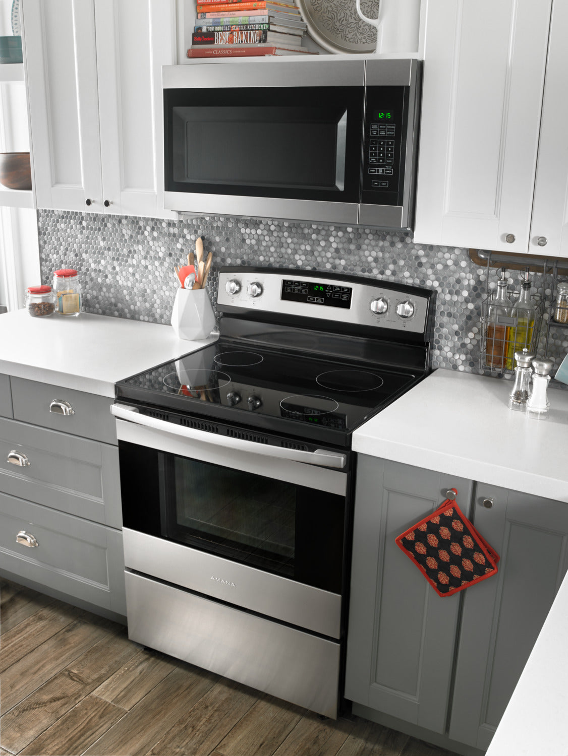 Amana Stainless Steel Freestanding Electric Range (4.8 Cu. Ft.) - YAER6303MFS